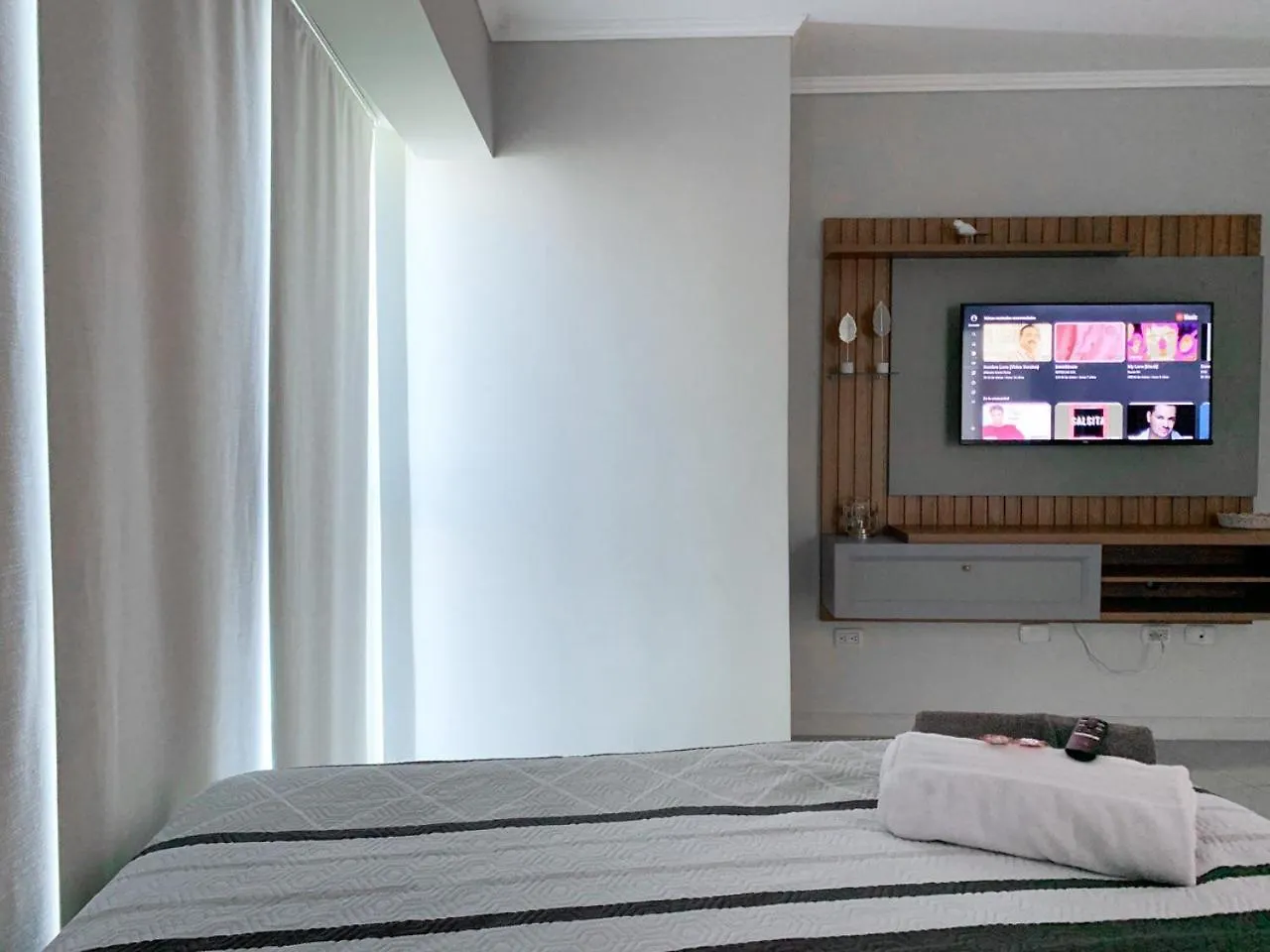Lujoso Depa Con Piscina - Jacuzzi Y Vista Al Rio Desde La Habitacion Guayaquil Apartment