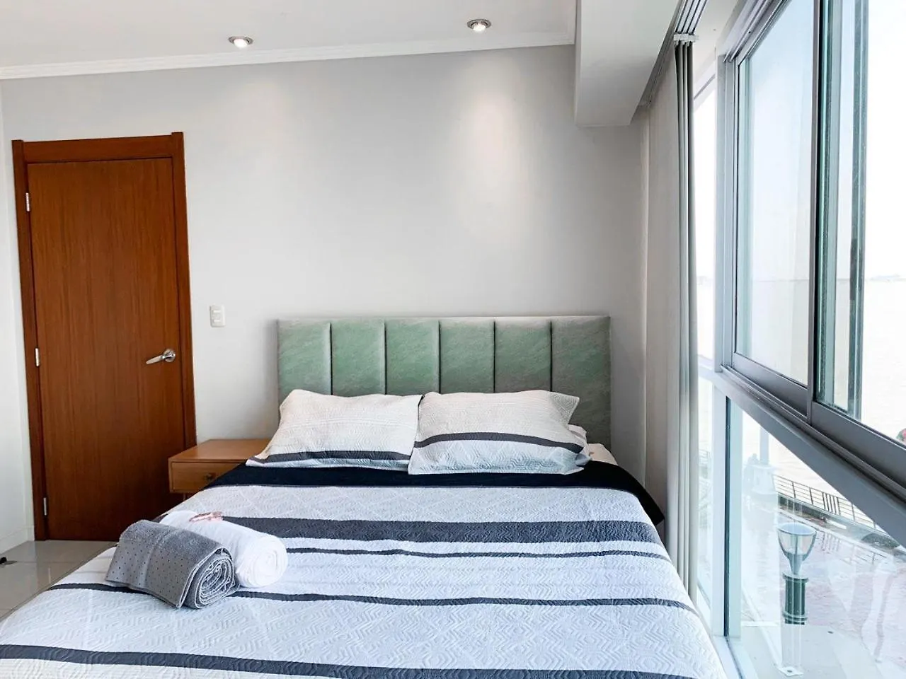 Apartment Lujoso Depa Con Piscina - Jacuzzi Y Vista Al Rio Desde La Habitacion Guayaquil Ecuador