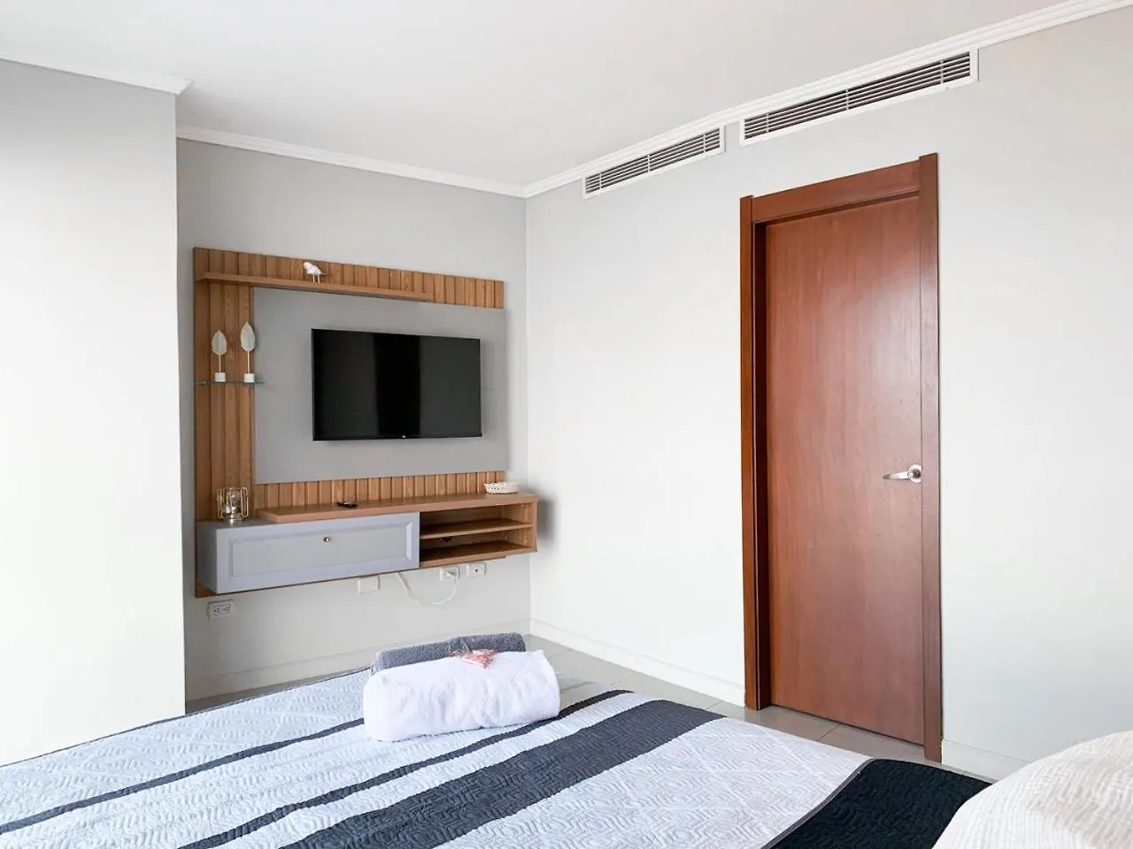 Lujoso Depa Con Piscina - Jacuzzi Y Vista Al Rio Desde La Habitacion Guayaquil 0*,